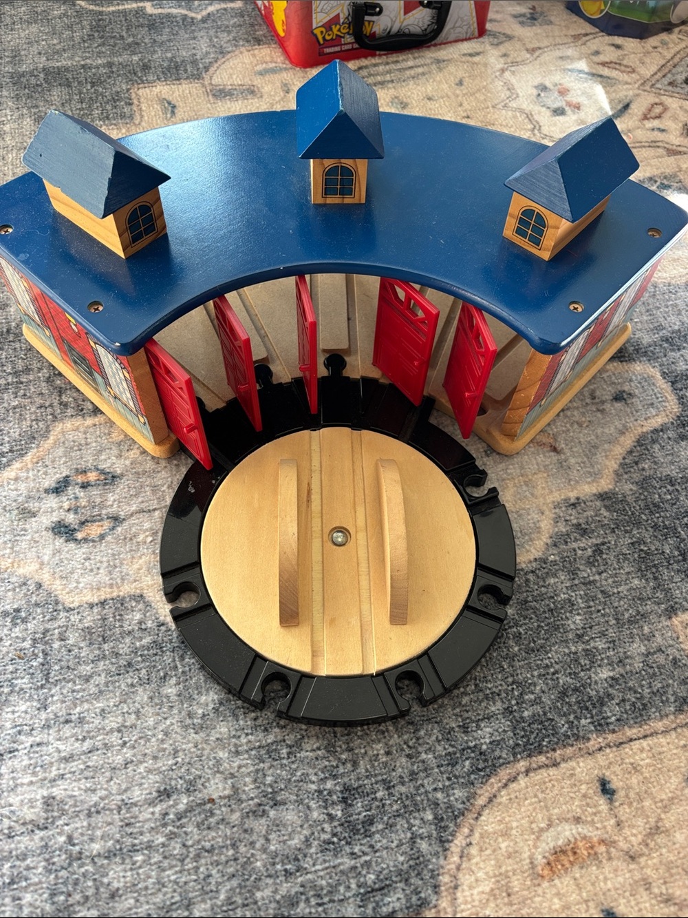 Thomas train house with round turning table!